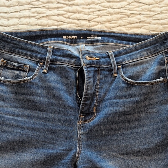 Old Navy Women's Skinny Jeans in Medium Blue - Picture 4 of 6